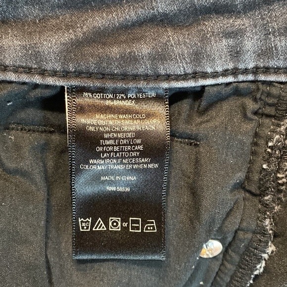 Kut from the Kloth Black Straight Leg Jeans Size 6 - Picture 5 of 10